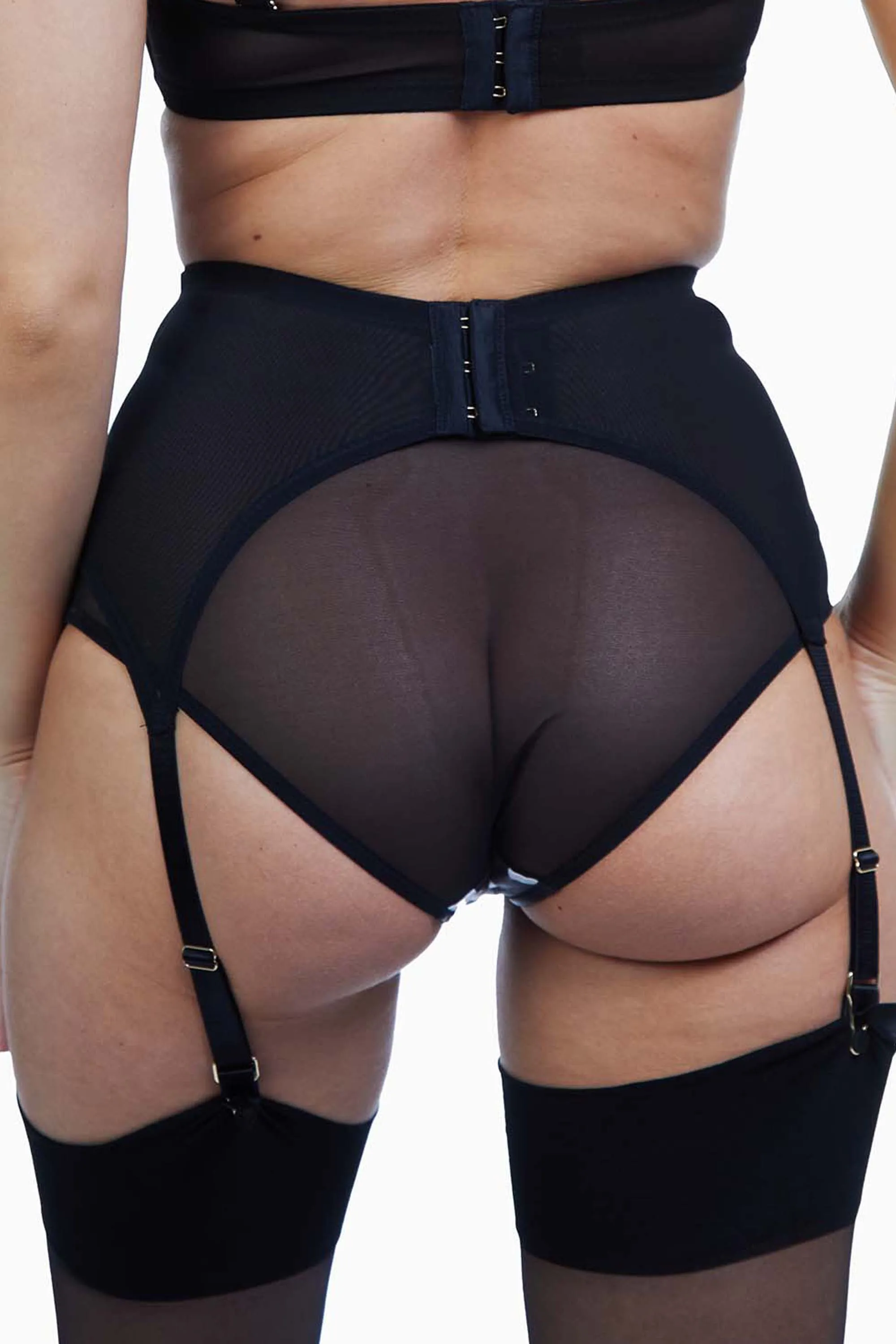 Bettie Page Spot 4 Strap Z stitch suspender belt